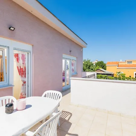 Villa Laura Vantačići